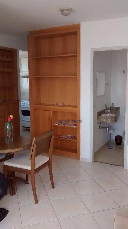 Apartamento à venda com 1 quarto, 50m² - Foto 19