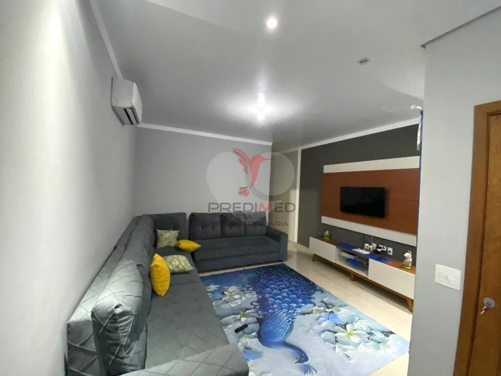 Casa à venda com 2 quartos, 151m² - Foto 2