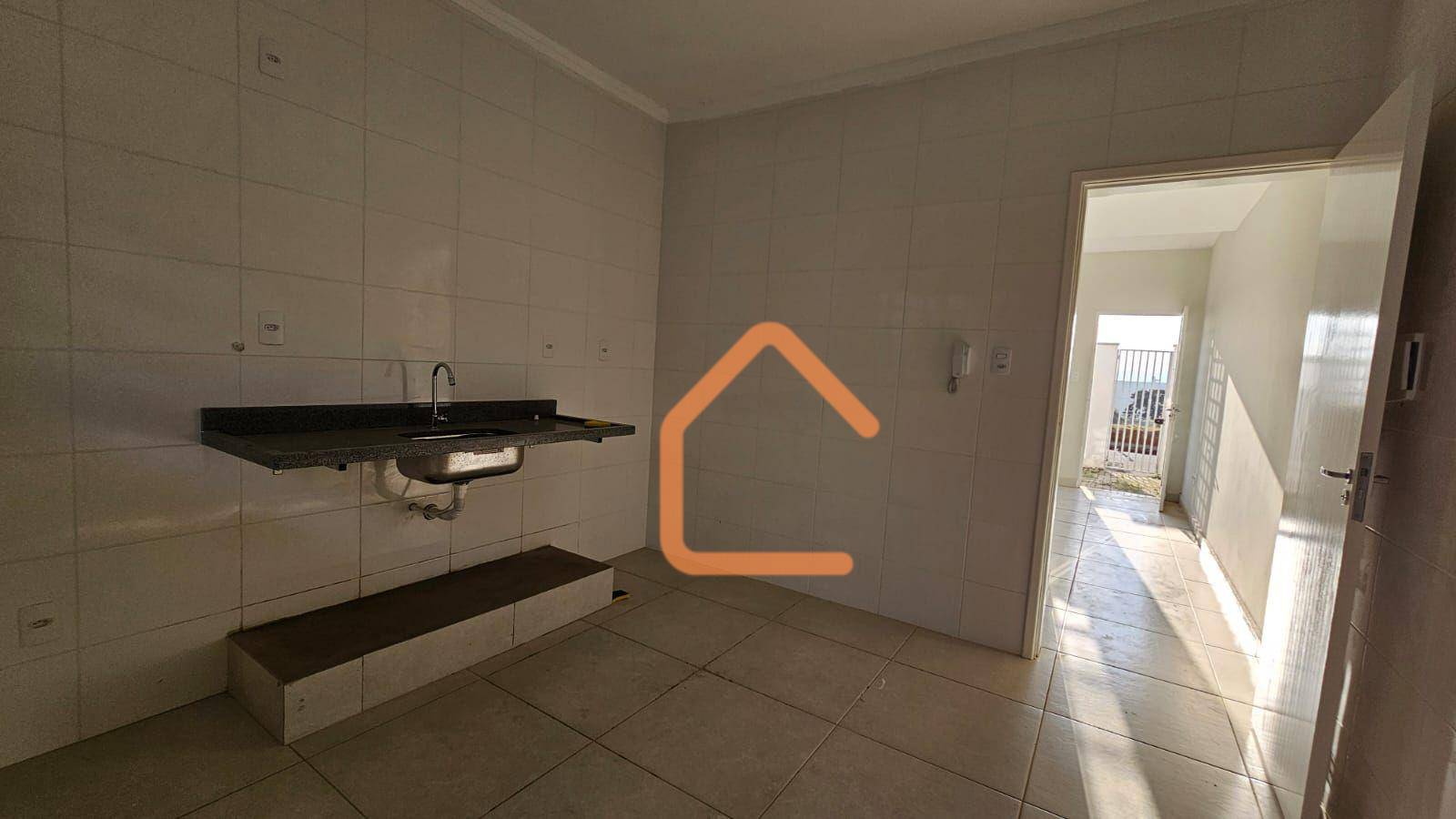 Casa à venda com 2 quartos, 61m² - Foto 3