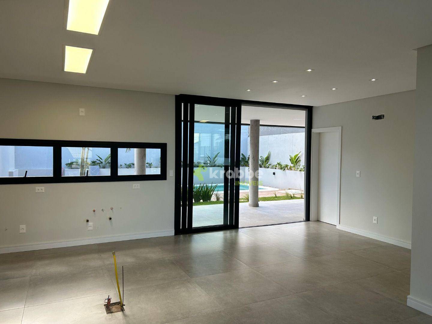 Casa, 3 quartos, 330 m² - Foto 4