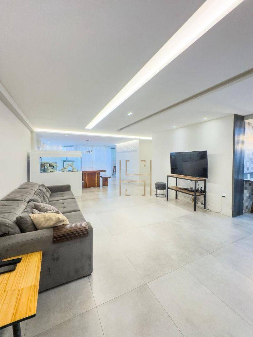 Apartamento, 3 quartos, 160 m² - Foto 1