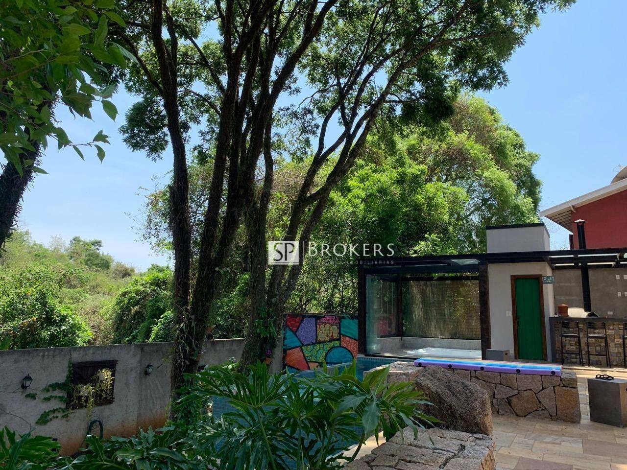 Casa de Condomínio à venda com 4 quartos, 240m² - Foto 2