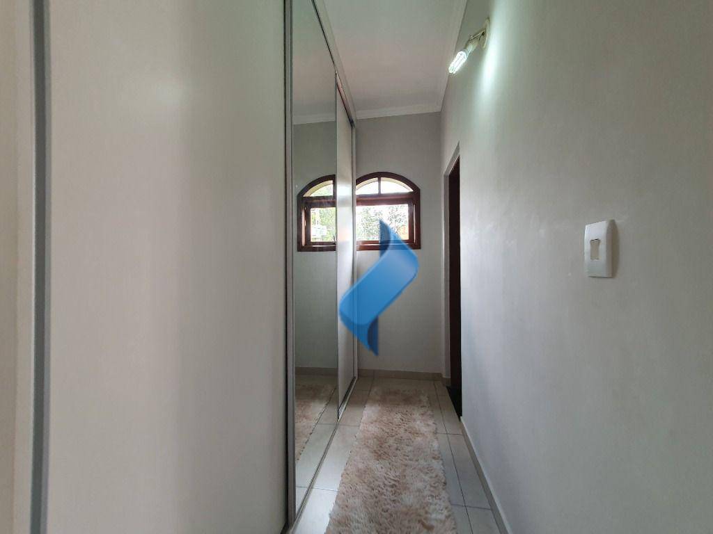 Casa à venda com 4 quartos, 230m² - Foto 30