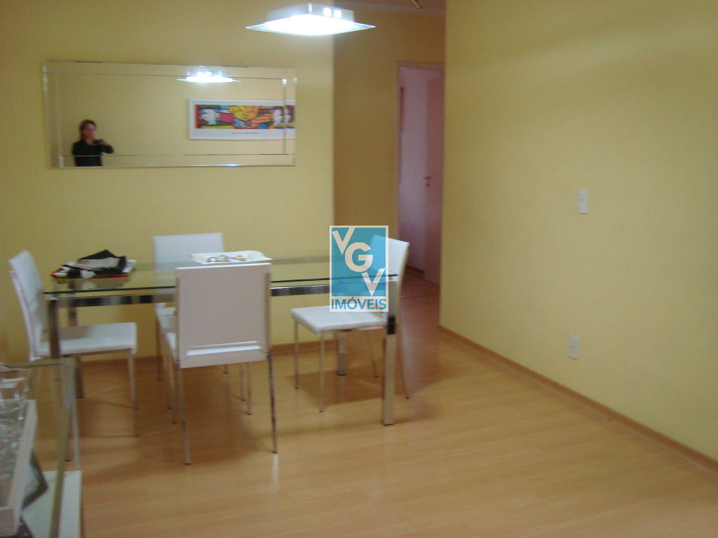 Apartamento à venda com 3 quartos, 74m² - Foto 1