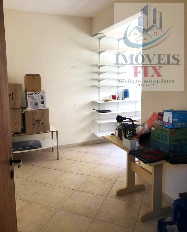 Casa à venda com 3 quartos, 291m² - Foto 12