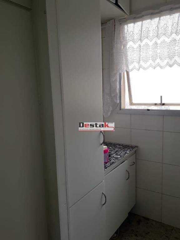 Apartamento à venda com 3 quartos, 80m² - Foto 7