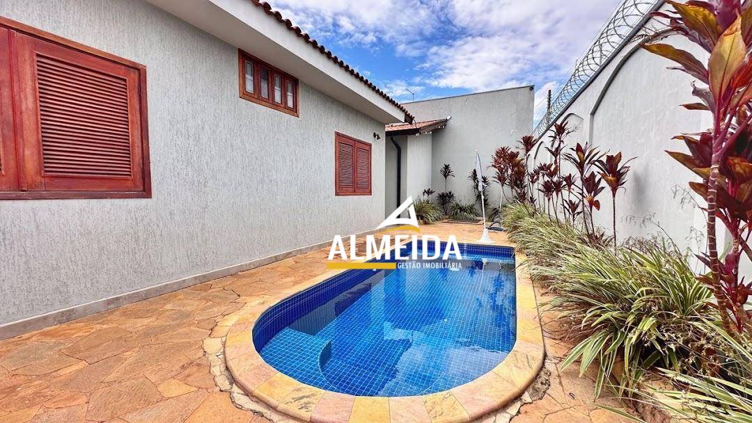 Casa, 3 quartos, 189 m² - Foto 1