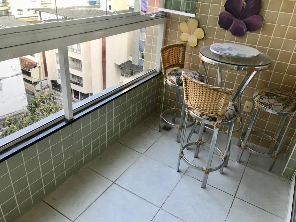 Apartamento para alugar com 2 quartos, 75m² - Foto 4