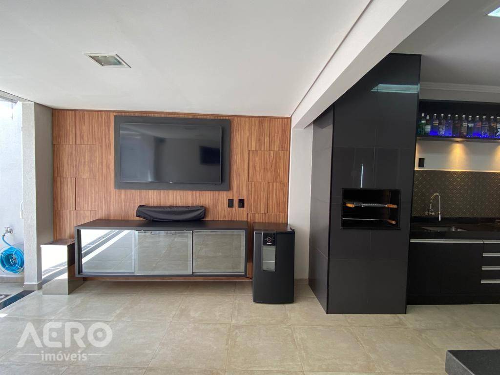 Casa à venda com 3 quartos, 258m² - Foto 24