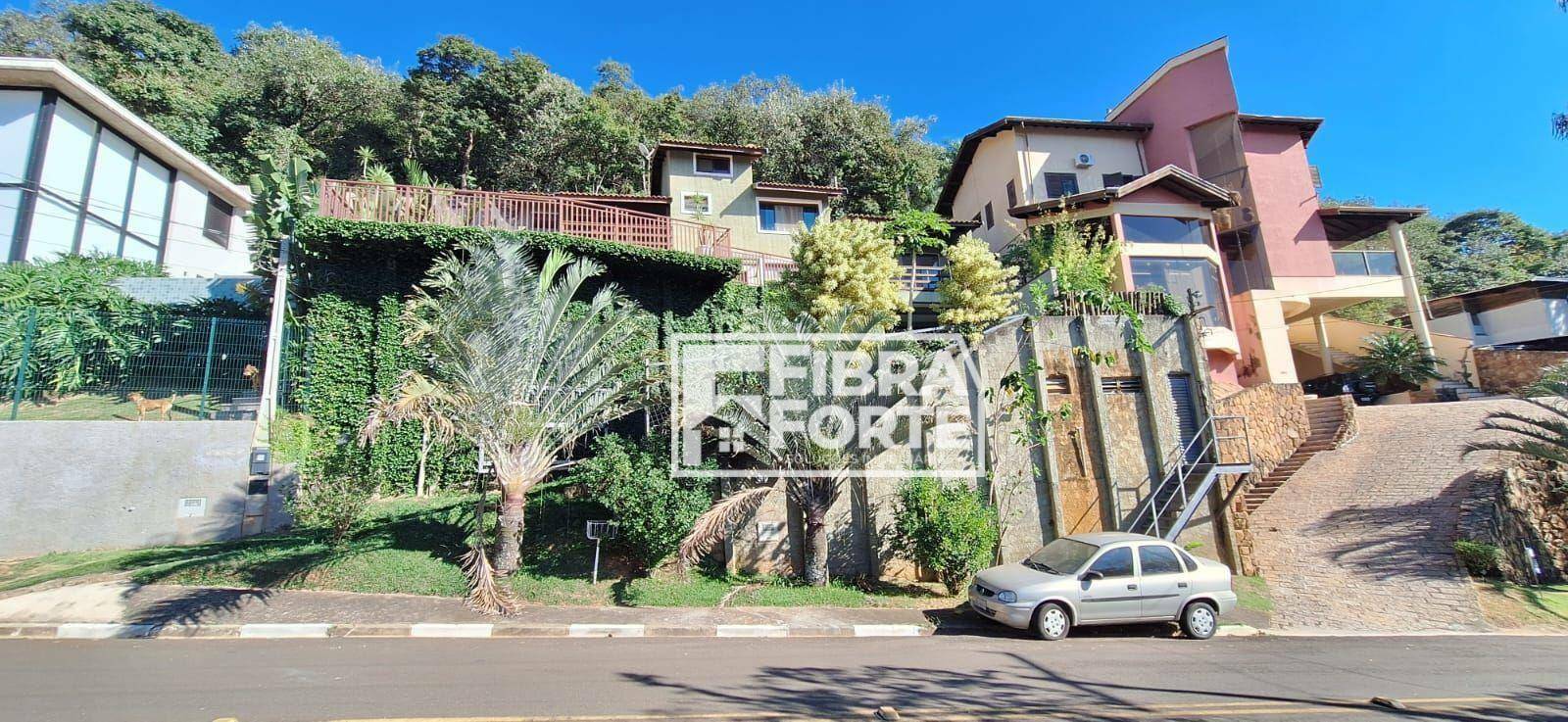 Casa de Condomínio à venda com 3 quartos, 242m² - Foto 3