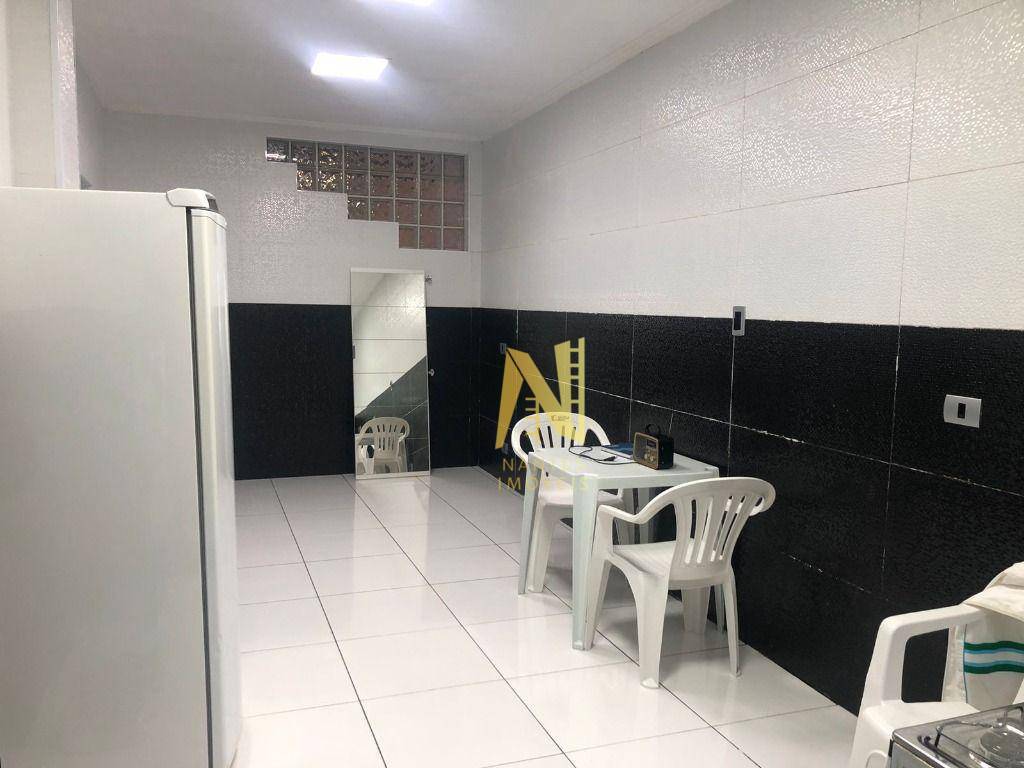 Casa à venda com 3 quartos, 230m² - Foto 14