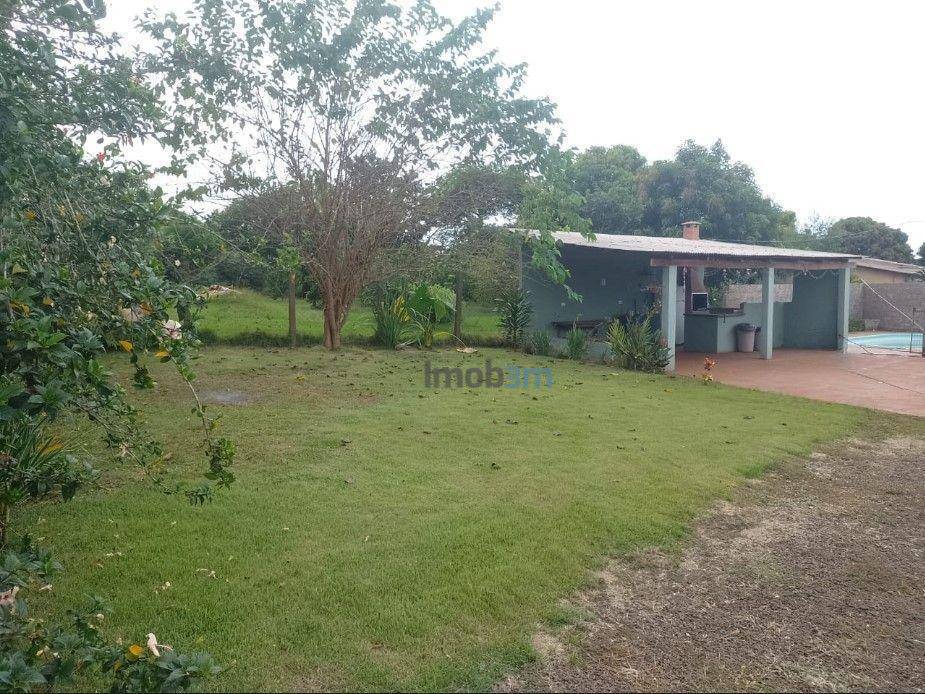 Chácara à venda com 3 quartos, 200m² - Foto 1