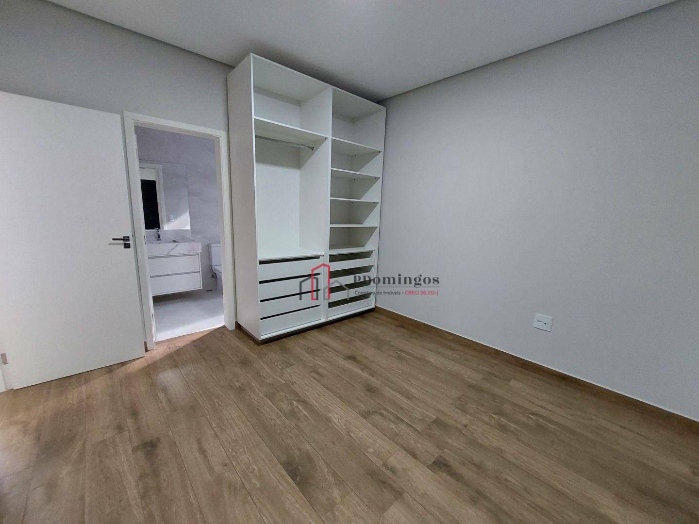 Sobrado à venda com 4 quartos, 256m² - Foto 31