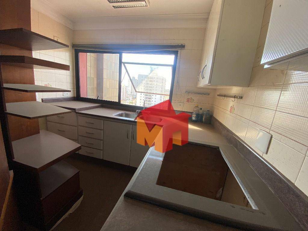 Apartamento à venda com 3 quartos, 210m² - Foto 22