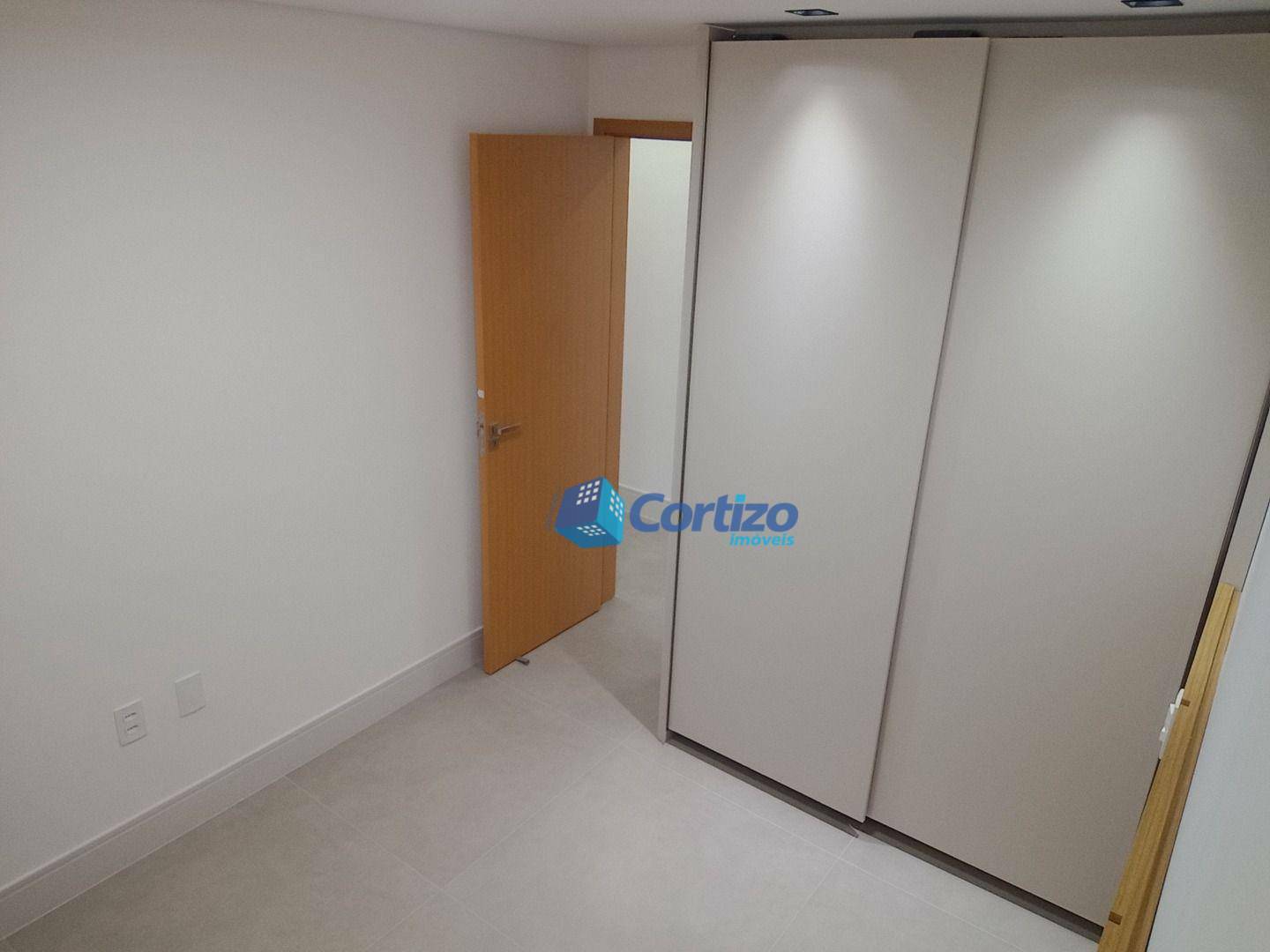 Apartamento para alugar com 3 quartos, 98m² - Foto 18