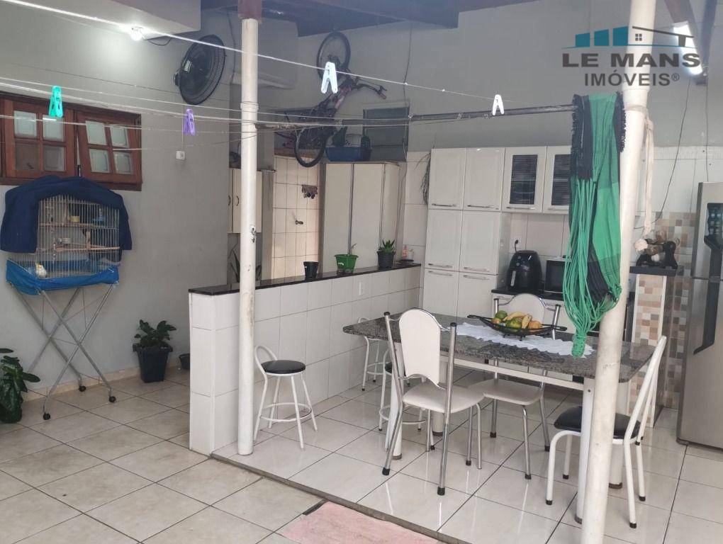 Casa à venda com 3 quartos, 200m² - Foto 30