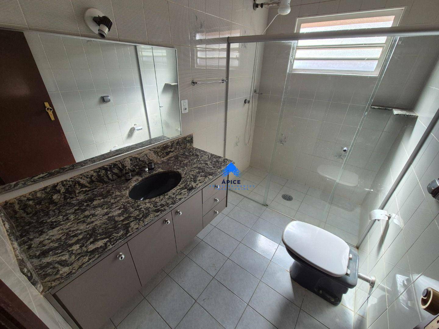 Casa para alugar com 3 quartos, 242M2 - Foto 21