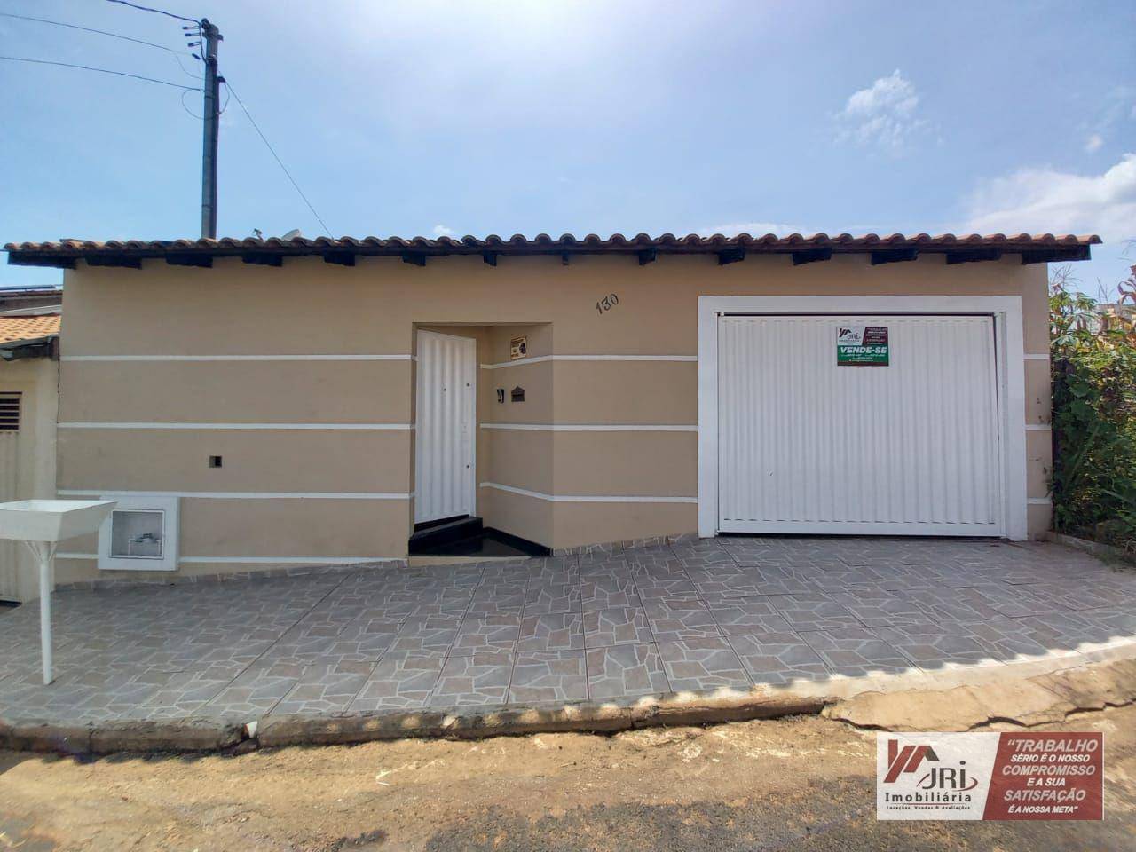 Casa à venda com 3 quartos, 250M2 - Foto 1