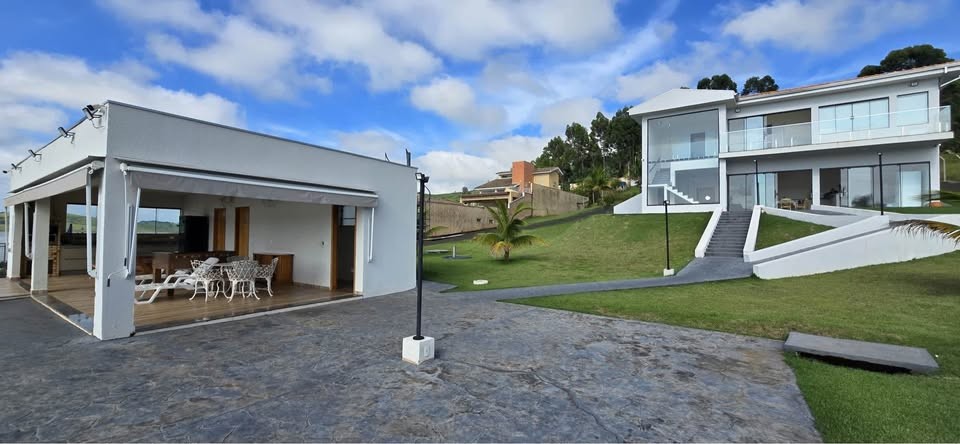 Chácara à venda com 3 quartos, 4000m² - Foto 1