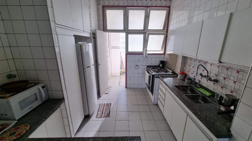 Apartamento à venda com 3 quartos, 198m² - Foto 25