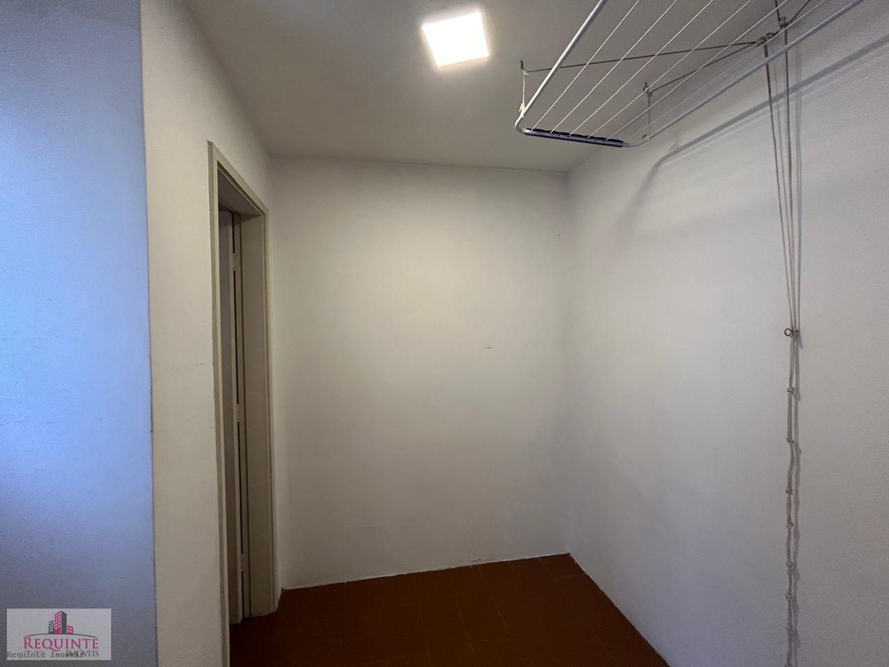 Apartamento à venda com 2 quartos, 70m² - Foto 19