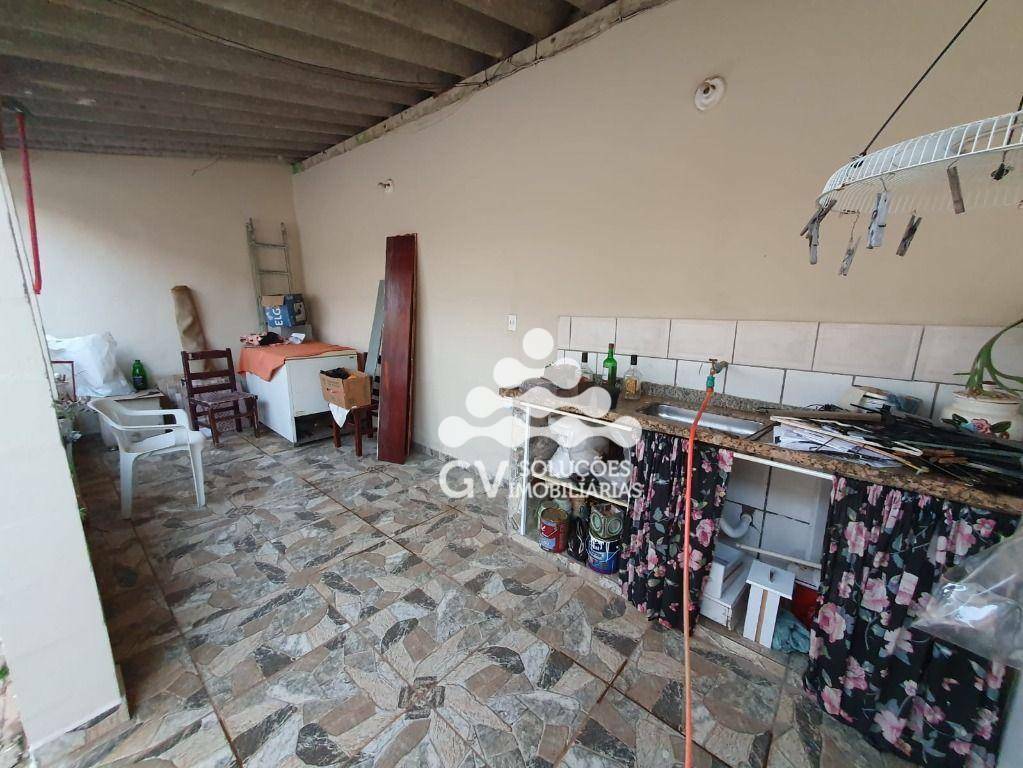 Casa à venda e aluguel com 3 quartos, 130m² - Foto 14