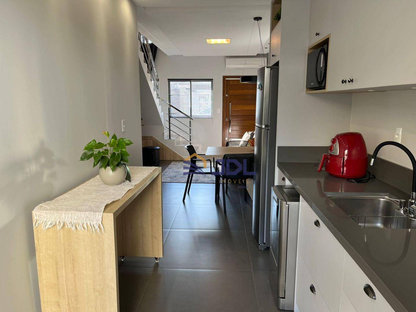 Casa à venda com 2 quartos, 85m² - Foto 6