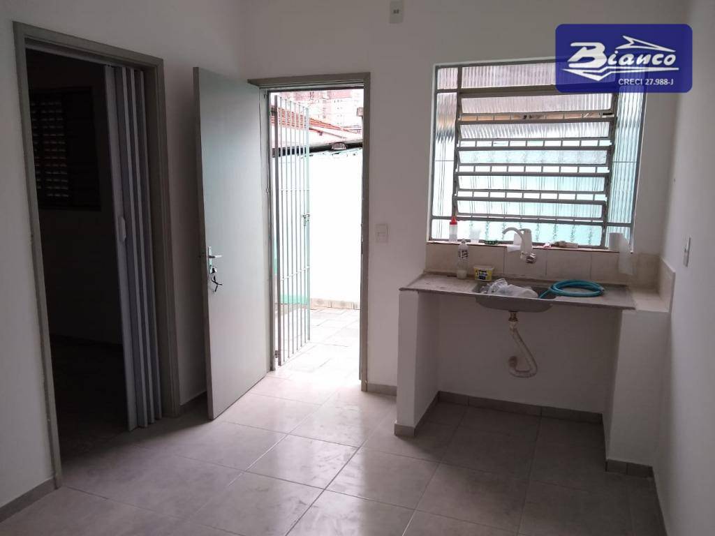 Casa para alugar com 1 quarto, 70m² - Foto 7