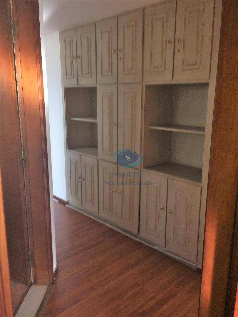 Apartamento à venda com 3 quartos, 178m² - Foto 2