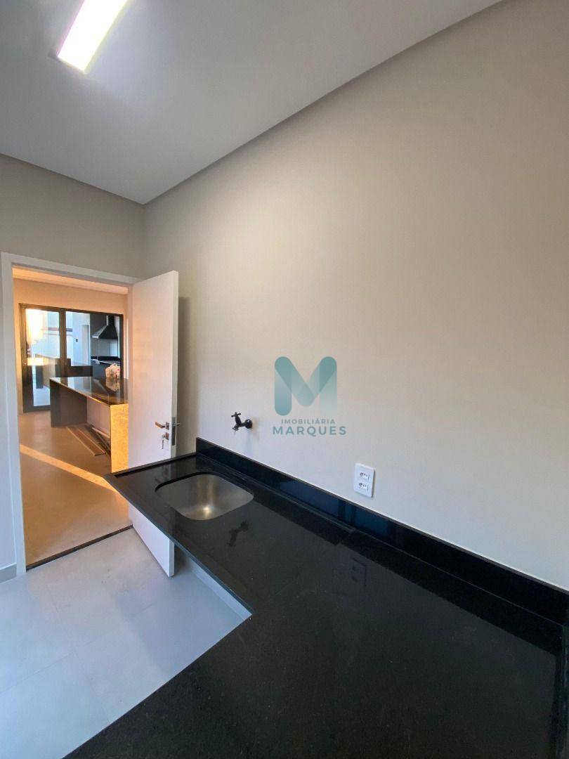 Casa à venda com 3 quartos, 185m² - Foto 2