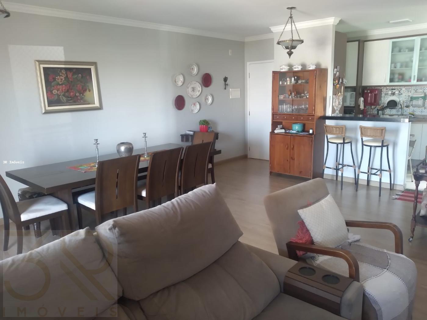 Apartamento à venda com 3 quartos, 105m² - Foto 1