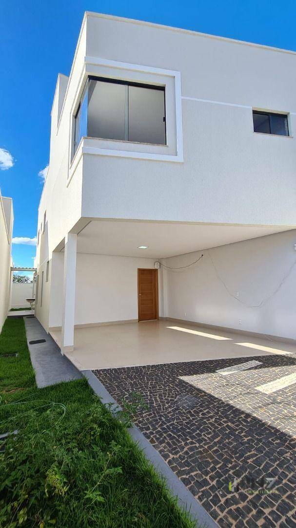 Casa à venda com 3 quartos, 145m² - Foto 2