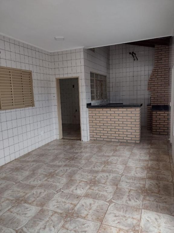 Casa à venda com 3 quartos, 225m² - Foto 30