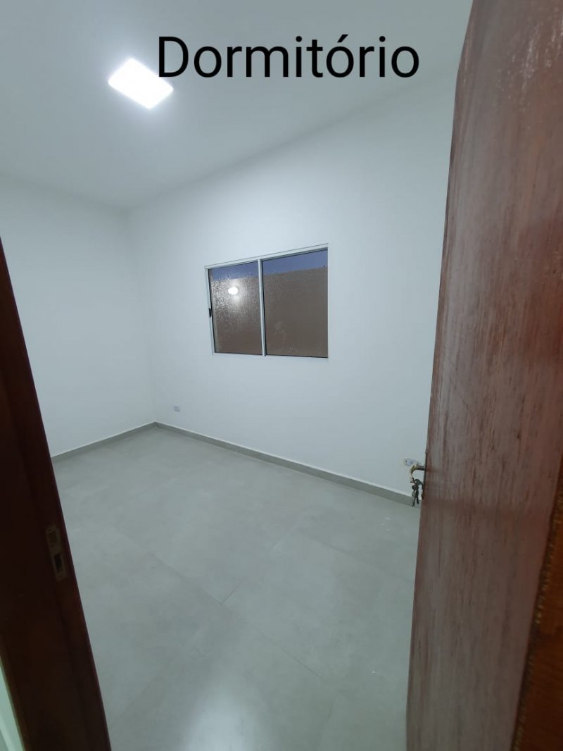 Casa à venda com 2 quartos, 125m² - Foto 3