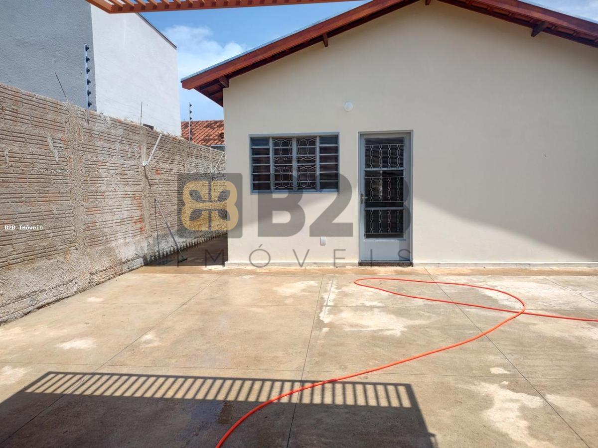 Casa à venda com 1 quarto, 150m² - Foto 2