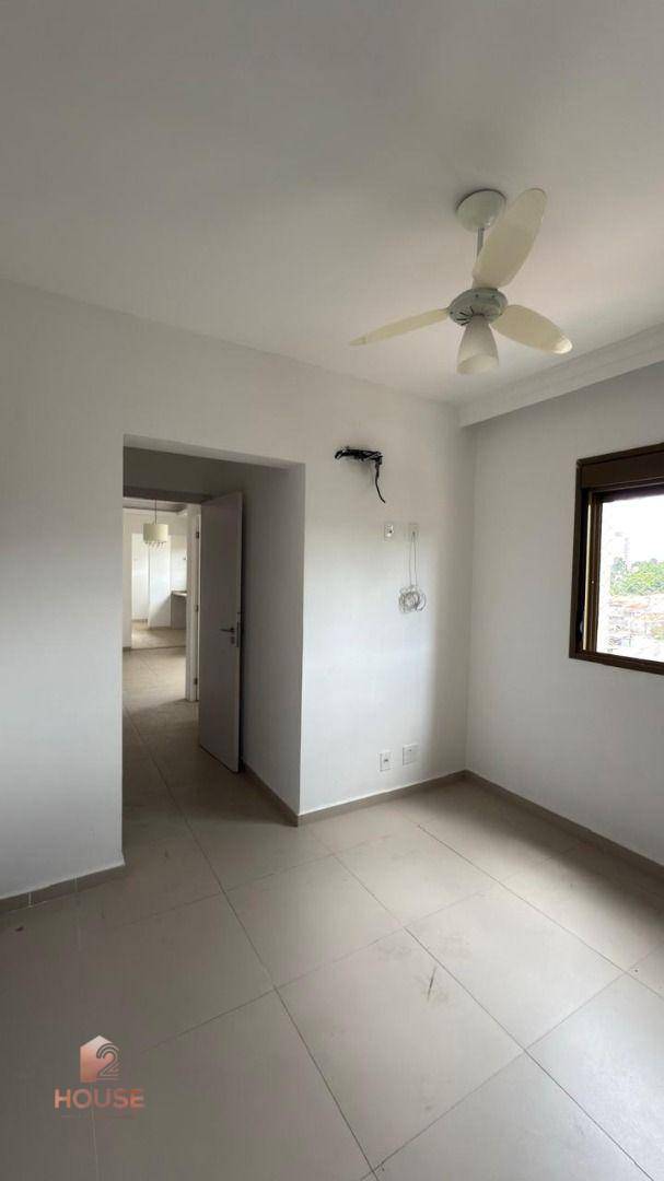 Apartamento para alugar com 2 quartos, 75m² - Foto 18