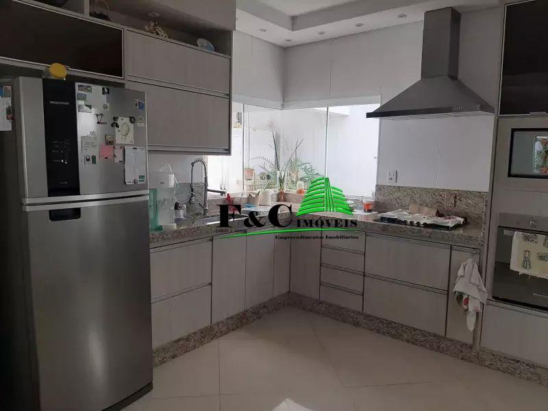 Casa de Condomínio à venda com 4 quartos, 373m² - Foto 12