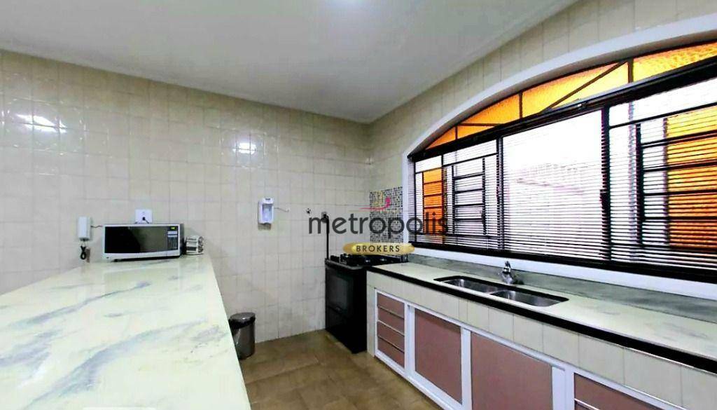 Sobrado à venda com 3 quartos, 238m² - Foto 4