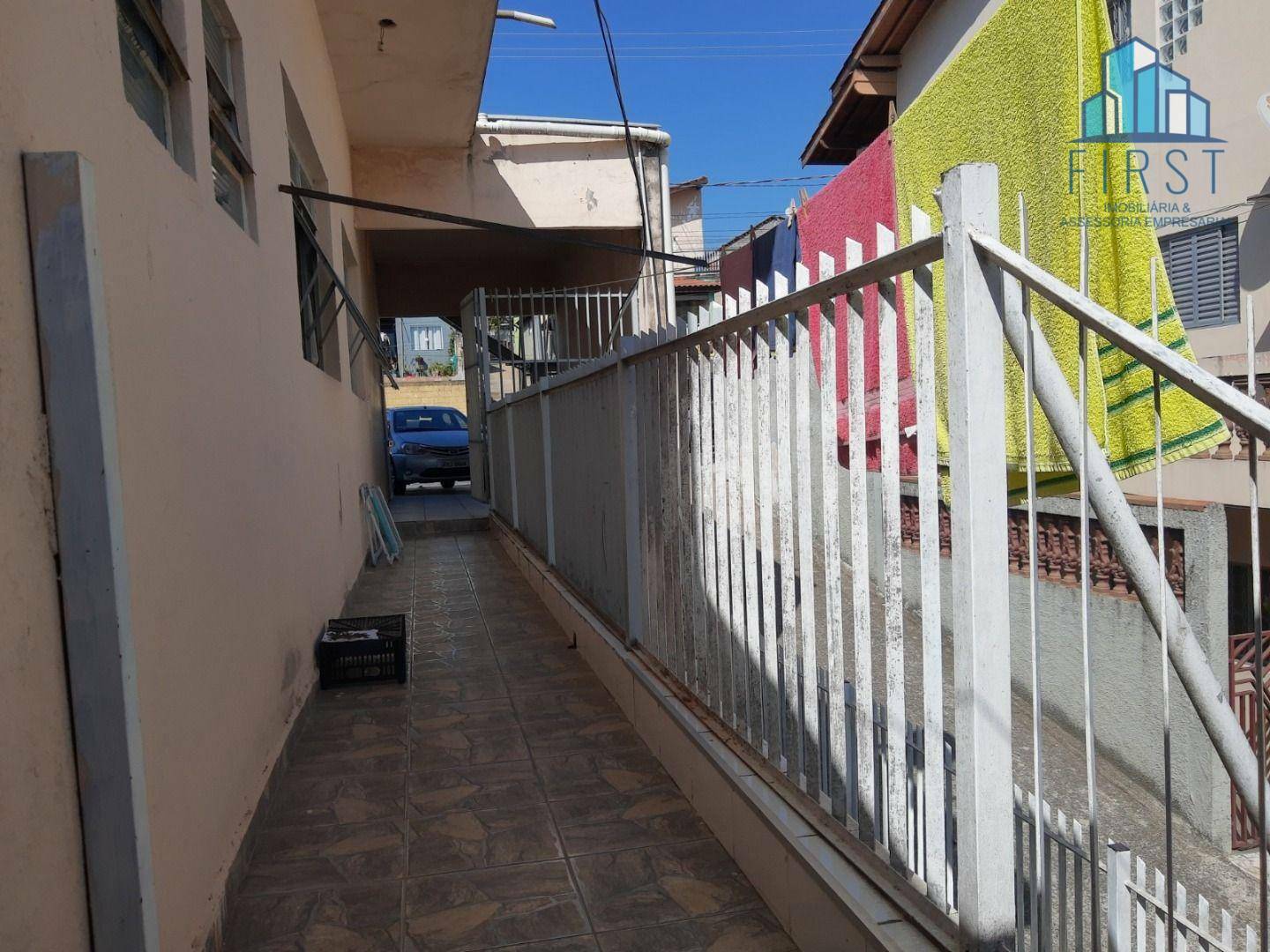 Casa à venda com 6 quartos, 328m² - Foto 3