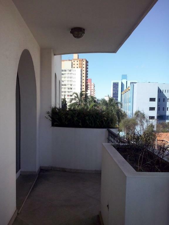 Apartamento à venda com 3 quartos, 200m² - Foto 1