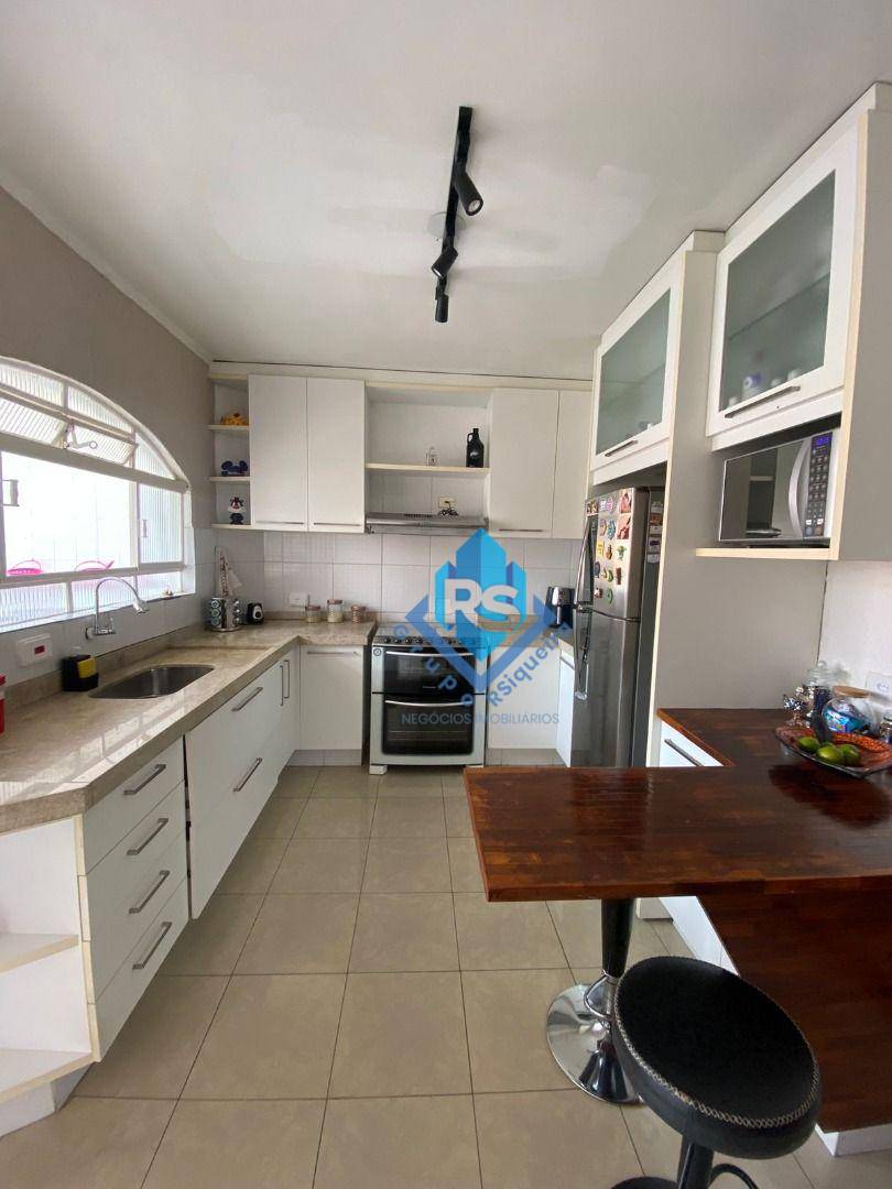 Apartamento para alugar com 3 quartos, 170m² - Foto 18