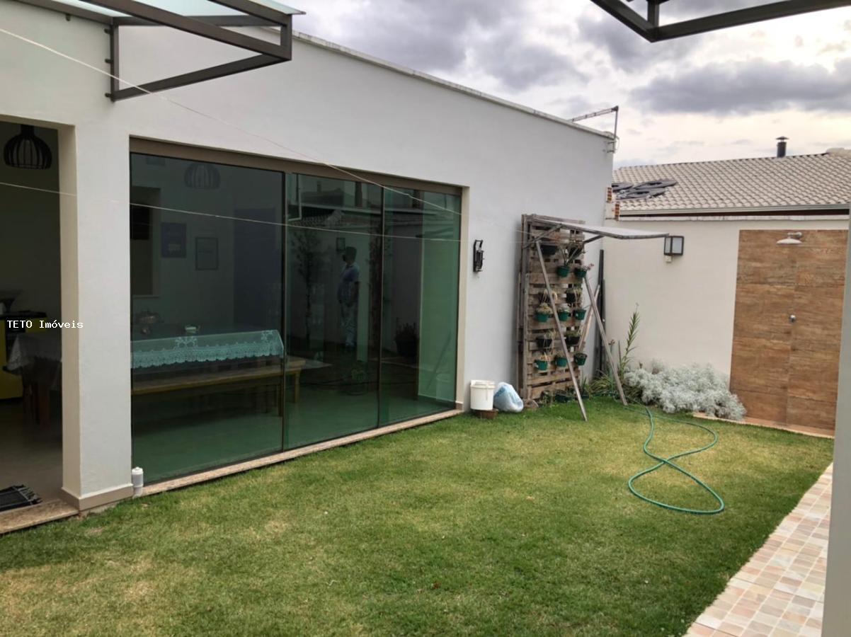 Casa à venda com 3 quartos, 345m² - Foto 14