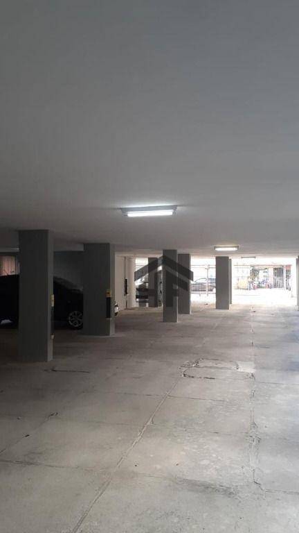 Apartamento à venda com 3 quartos, 158m² - Foto 17