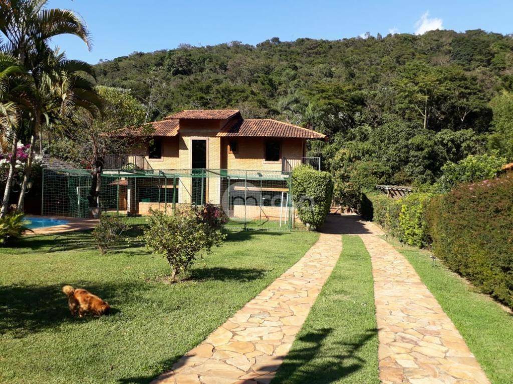 Casa à venda com 4 quartos, 240m² - Foto 3