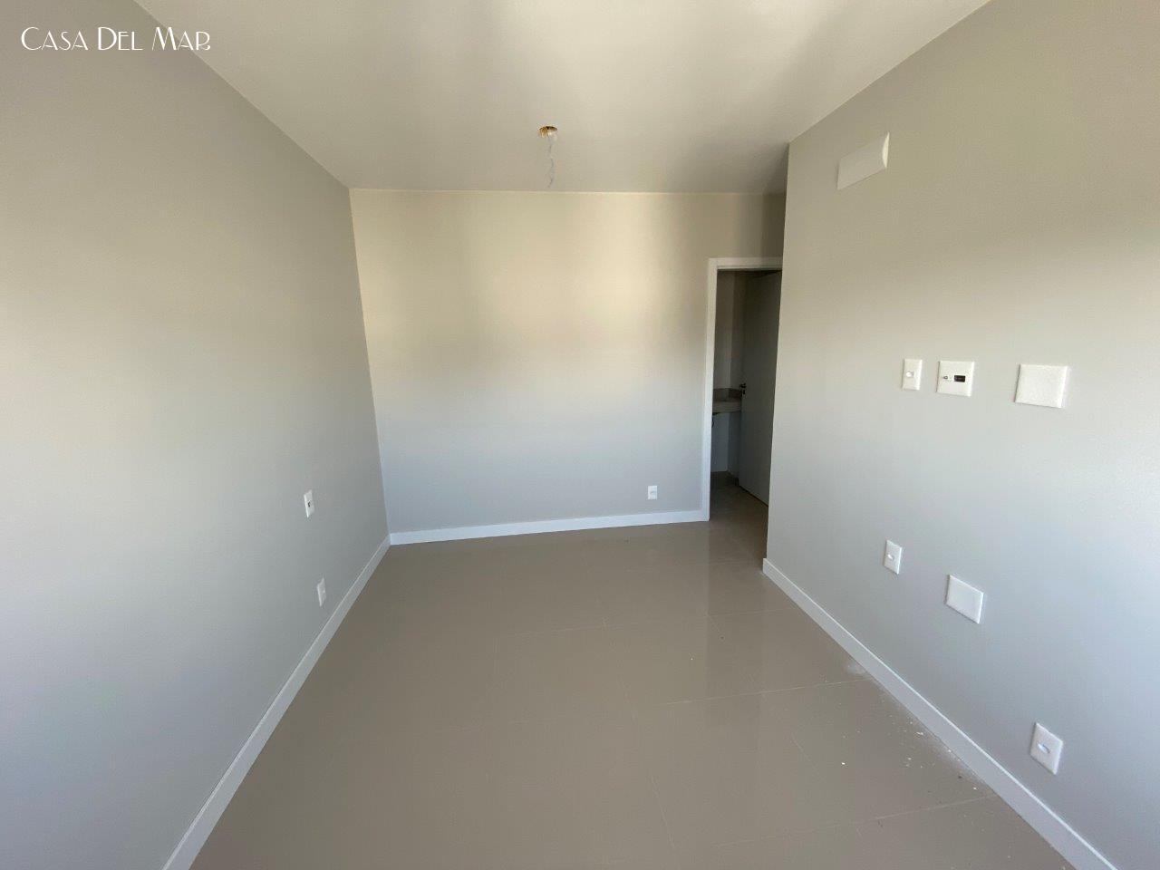Apartamento à venda com 2 quartos, 75m² - Foto 30