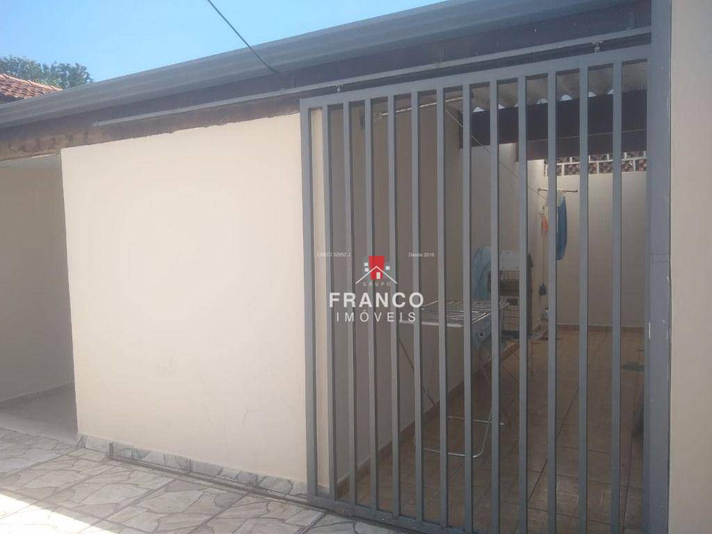 Casa à venda com 3 quartos, 226m² - Foto 24