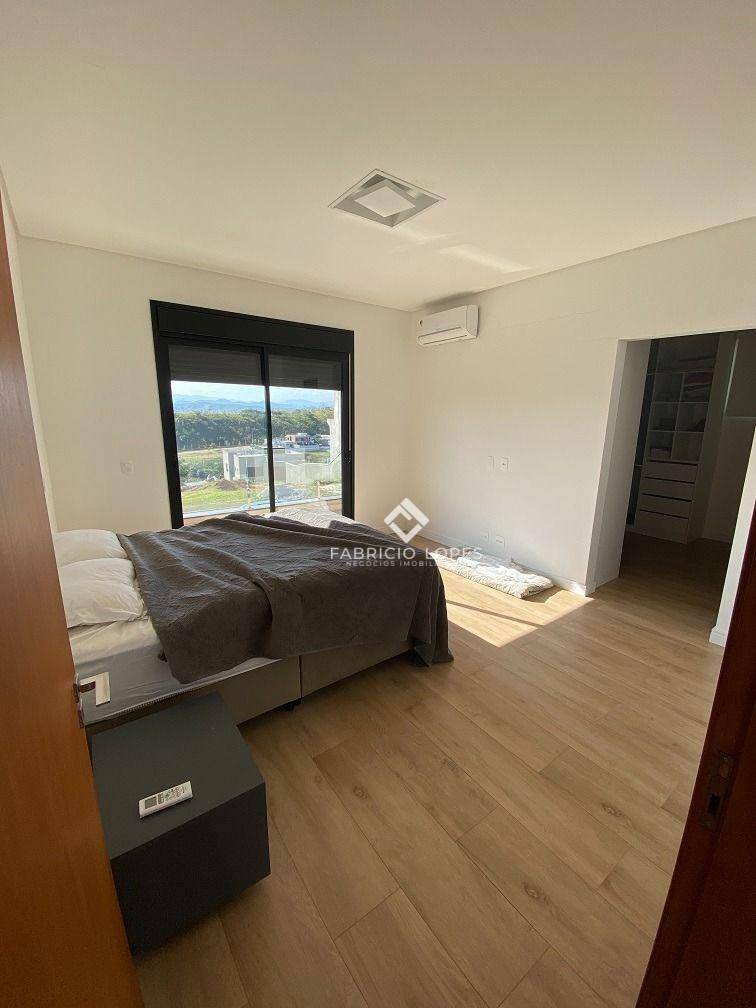 Casa à venda com 3 quartos, 300m² - Foto 9