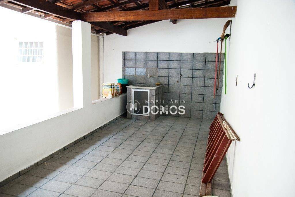 Casa à venda com 2 quartos, 89m² - Foto 5