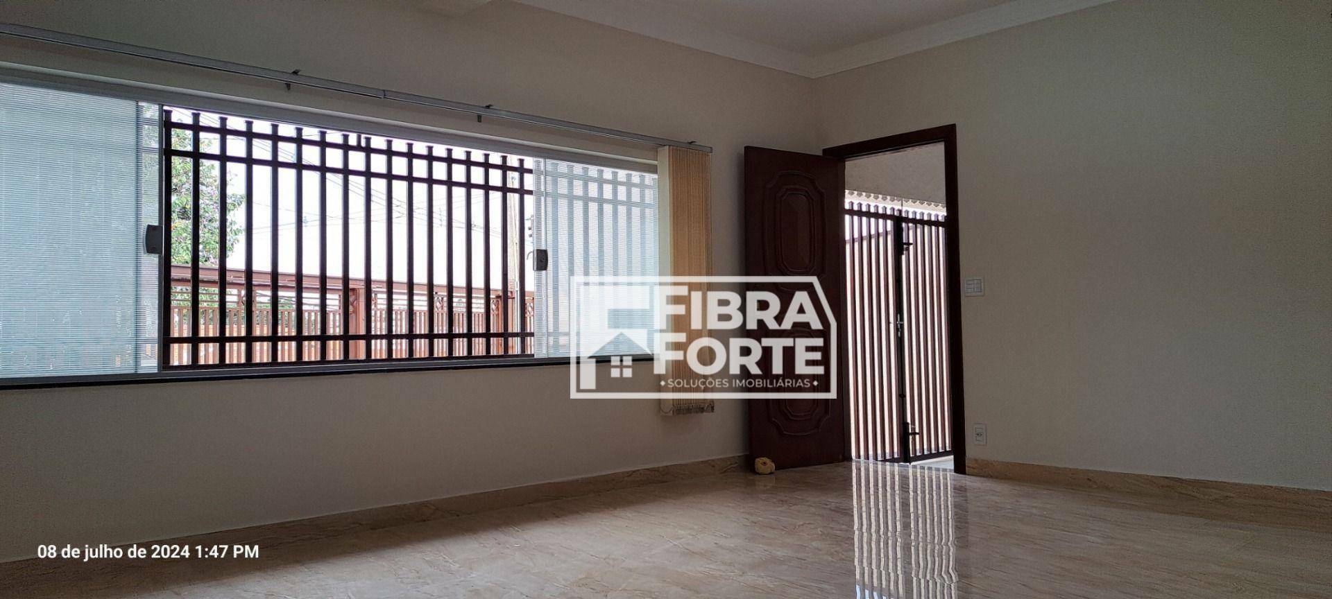 Casa à venda com 3 quartos, 220m² - Foto 4