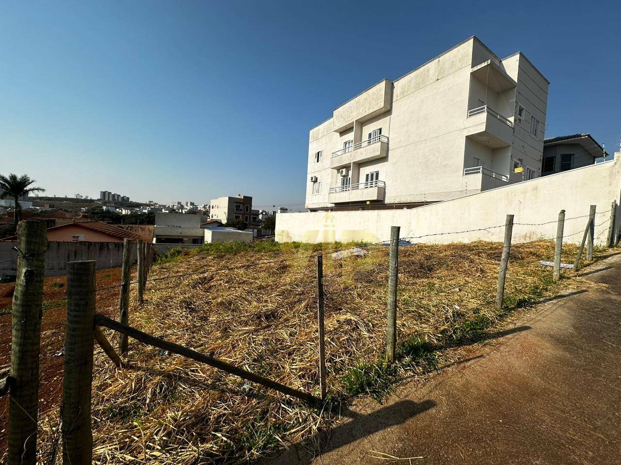 Terreno à venda, 300M2 - Foto 4